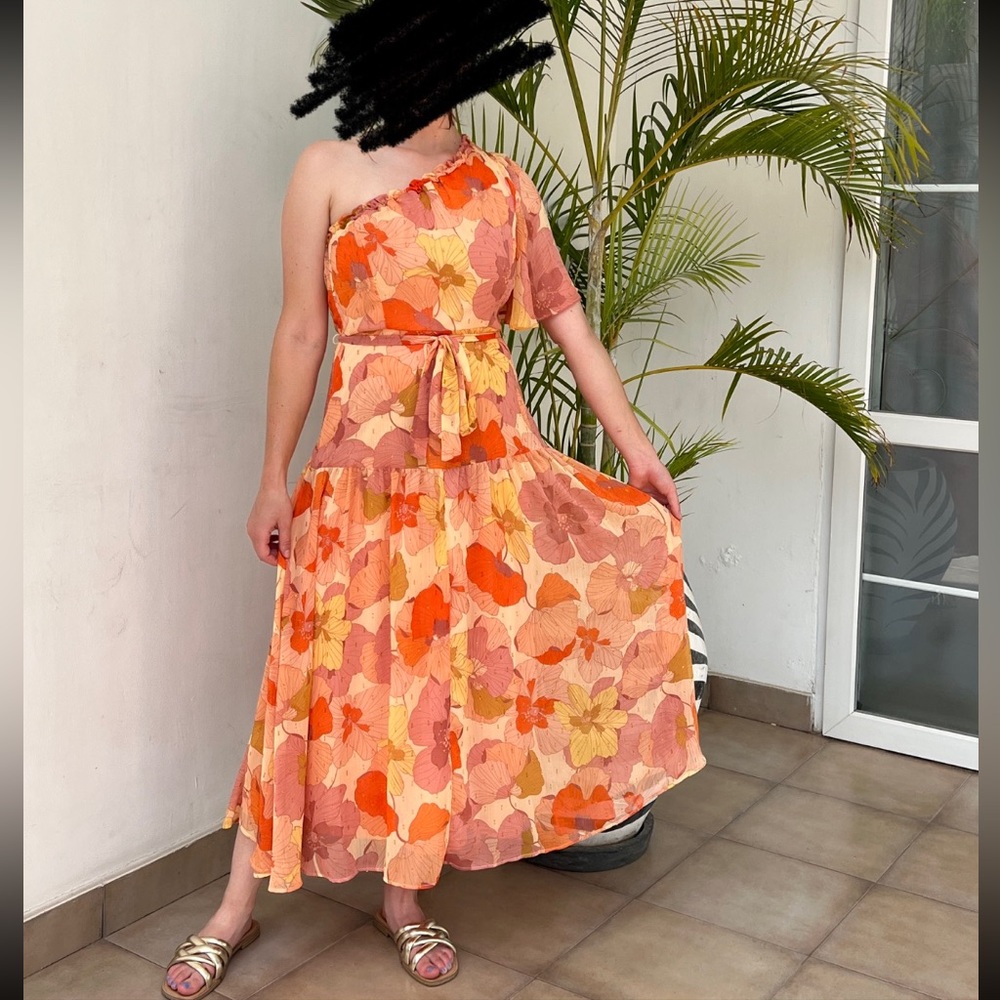 Flattering flowery one shoulder dress